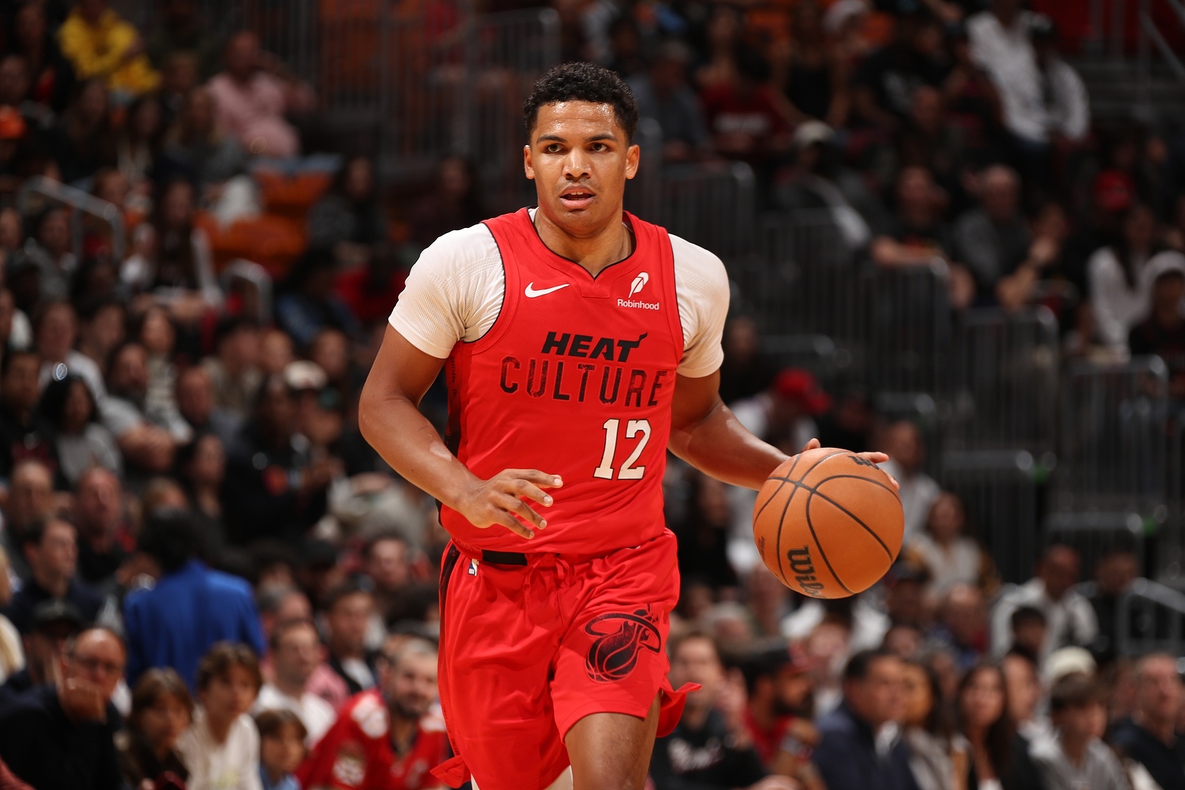 b体育-斯波：德鲁·史密斯防守无处不在 是联盟最有价值防守球员之一